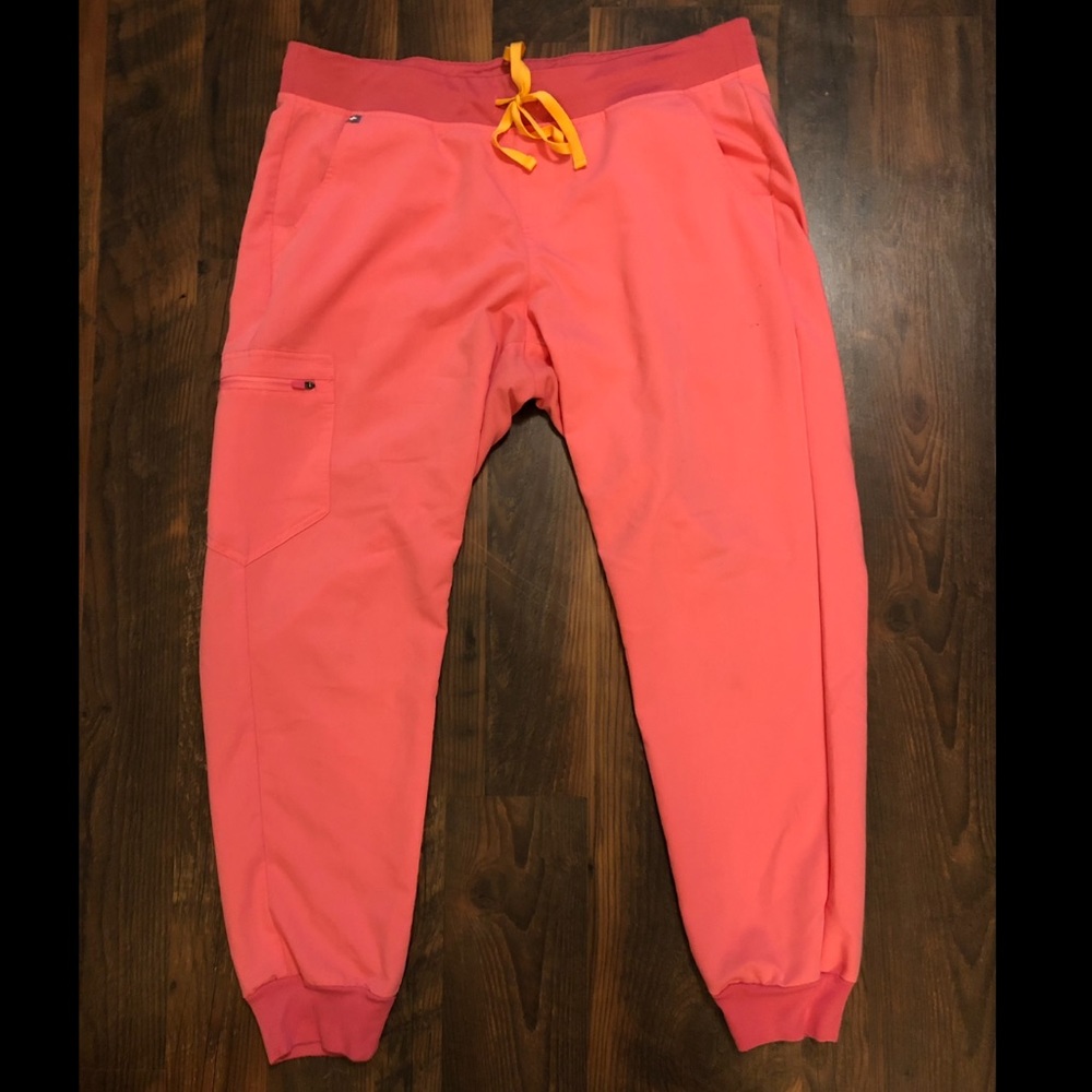 FIGS Neon Pink Zamora